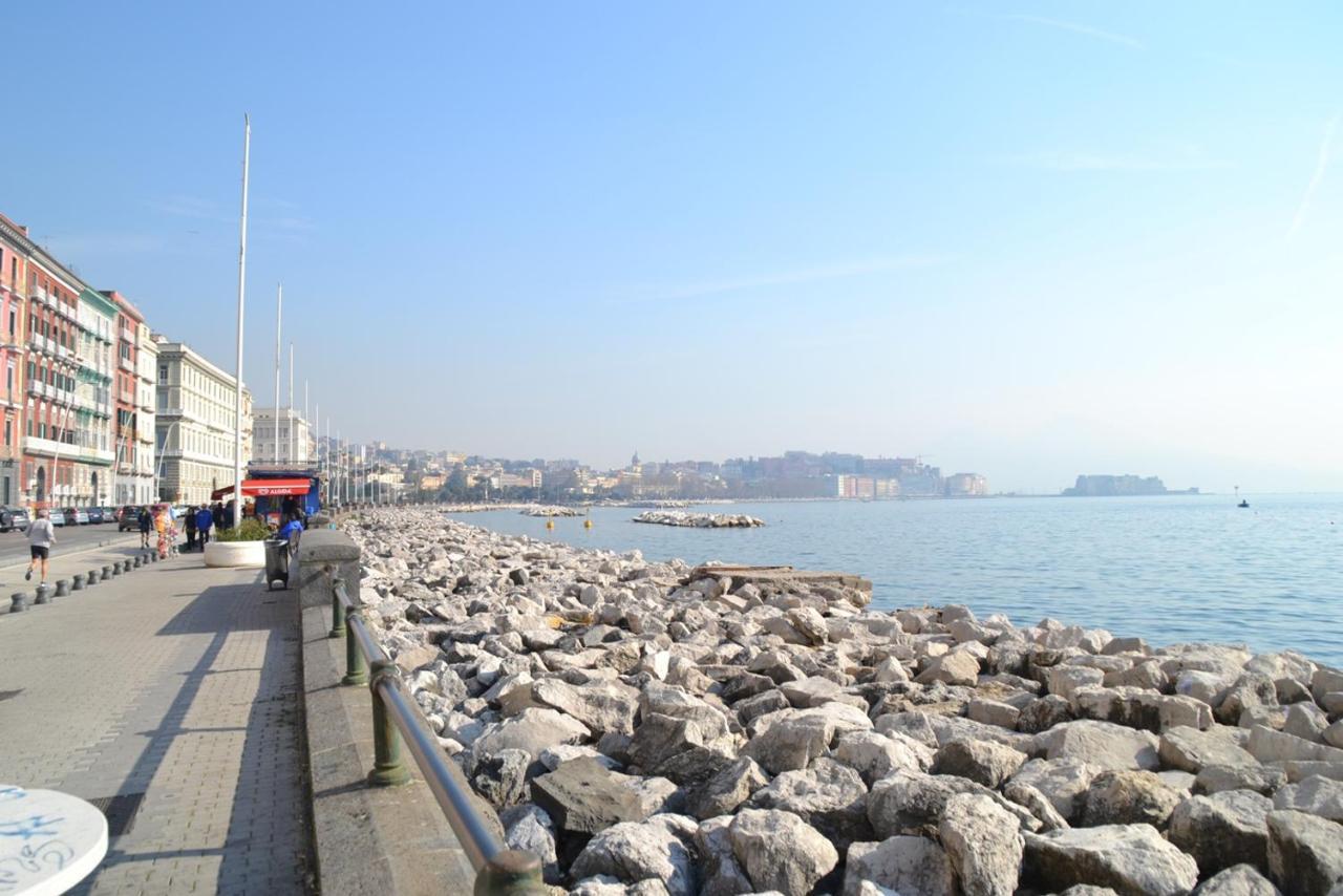 2 Passi A Napoli Nápoles Exterior foto