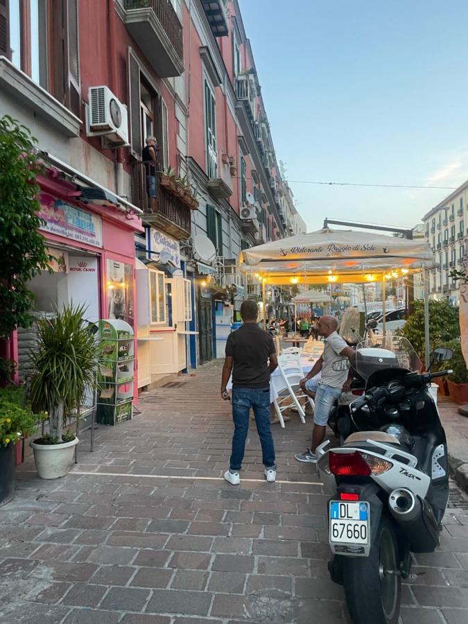 2 Passi A Napoli Nápoles Exterior foto